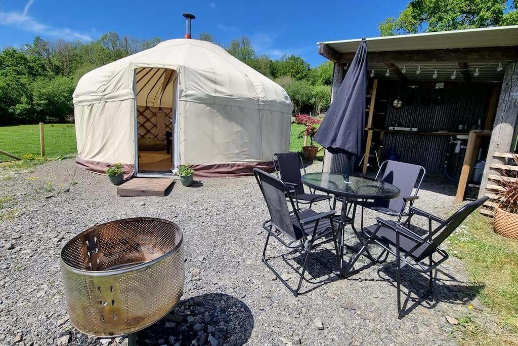 Bronfelen Yurt Hotel Cynghordy Ngoại thất bức ảnh