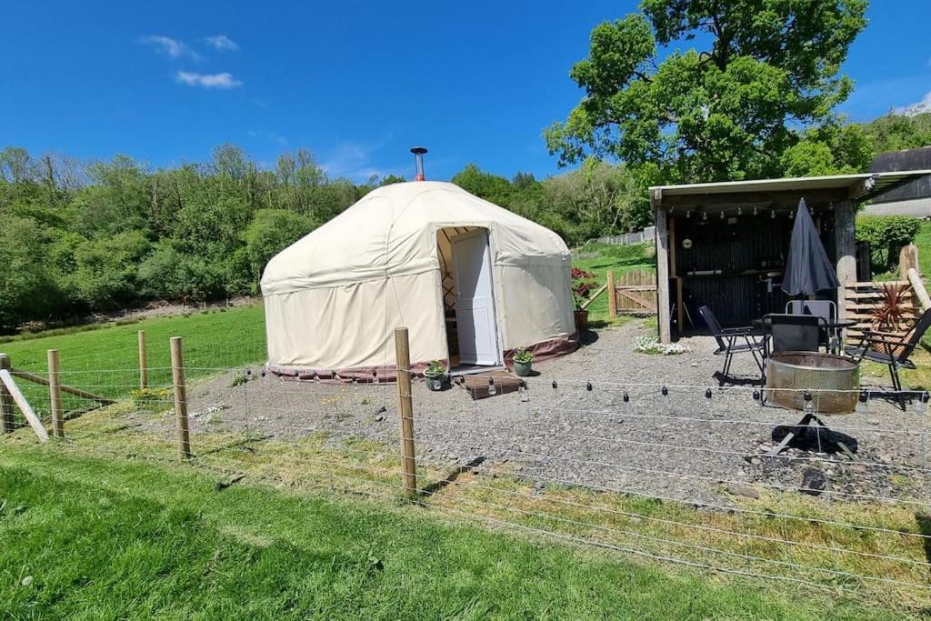 Bronfelen Yurt Hotel Cynghordy Ngoại thất bức ảnh