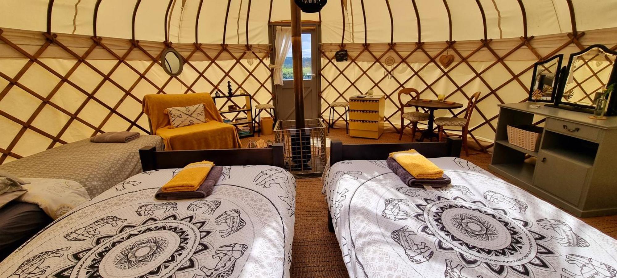 Bronfelen Yurt Hotel Cynghordy Ngoại thất bức ảnh