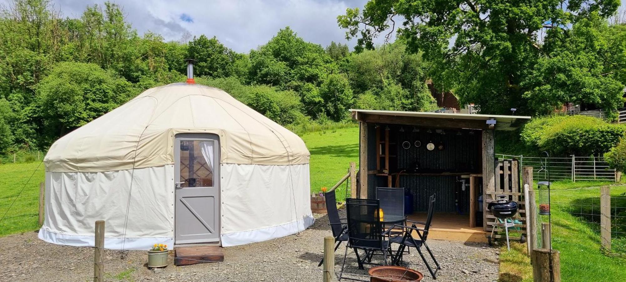 Bronfelen Yurt Hotel Cynghordy Ngoại thất bức ảnh