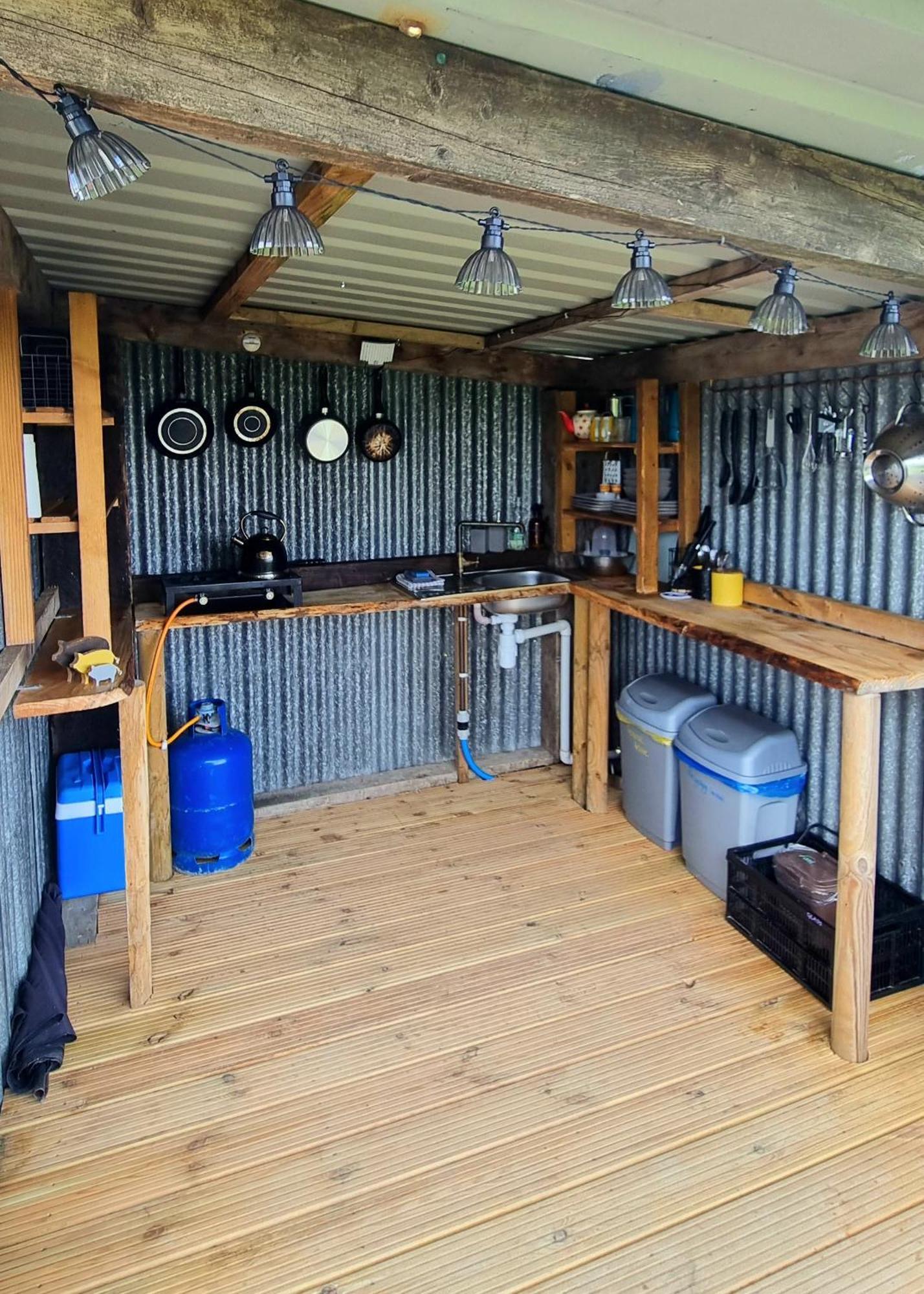 Bronfelen Yurt Hotel Cynghordy Ngoại thất bức ảnh